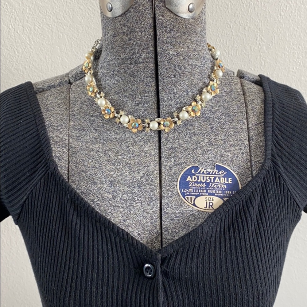 Vintage Flower Chocker Necklace